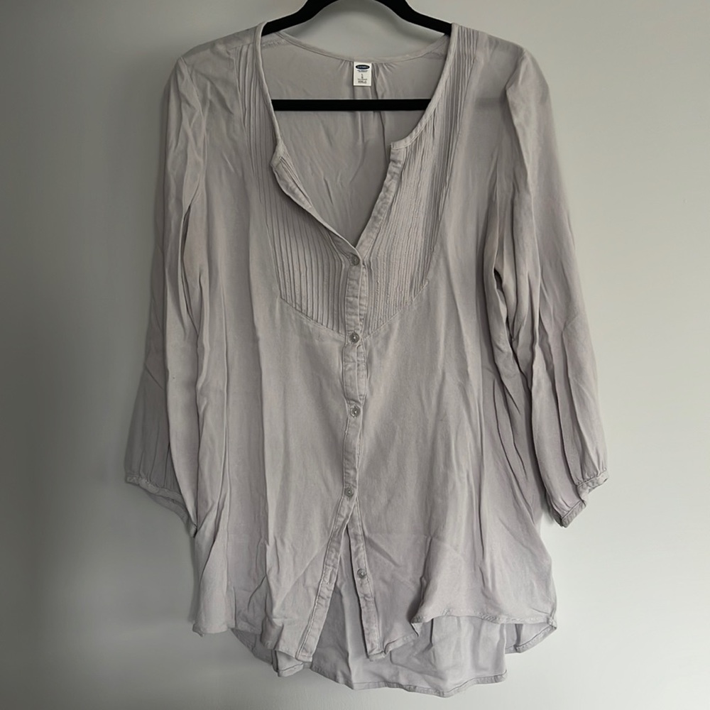 Light gray Old Navy button up tunic top